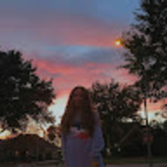 Meet your Posher, Maya walters - Picture 1 of 1